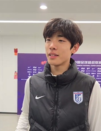 國青歸來上演中超首秀，朱鵬宇：感覺很好，場上大哥們很支持我