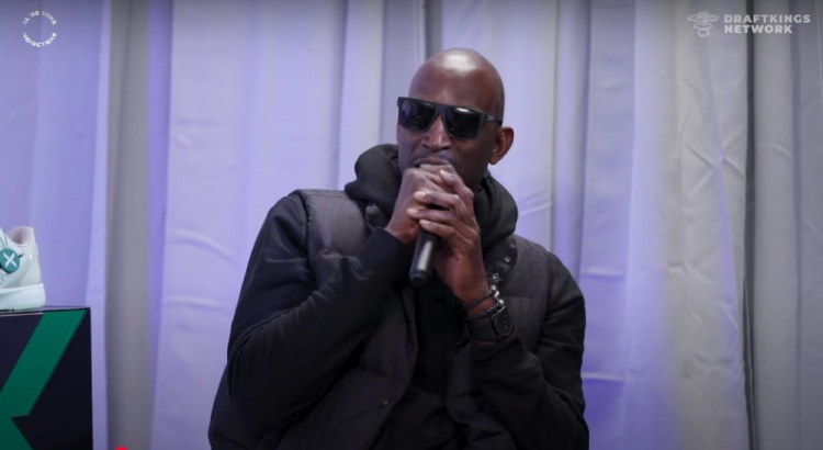 KG：00年在奧運村1萬個避孕套30秒就搶光了 NBA不讓夜里100种禁用APP软件在那過夜