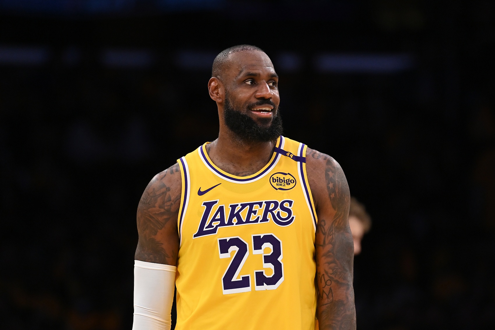 爆砍40分！詹姆斯40歲後多次砍下40+ NBA曆史首人